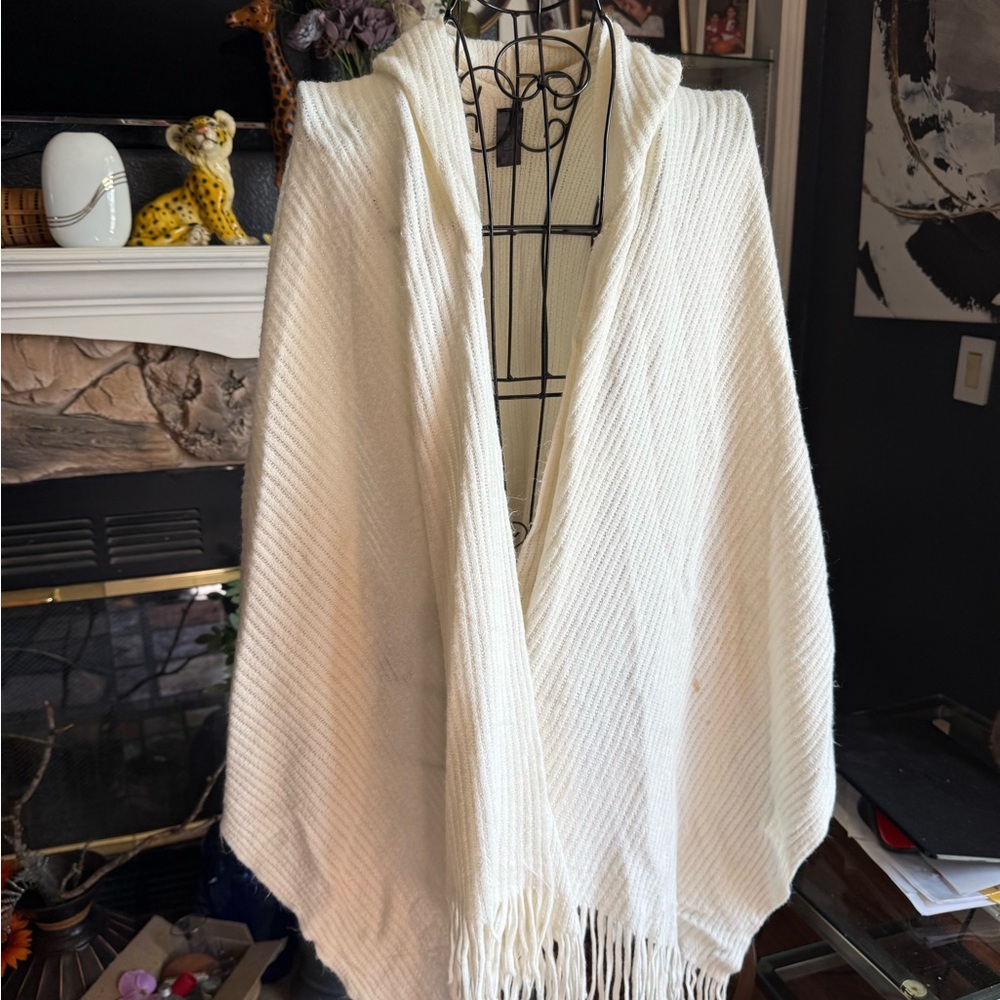 East 5th Cream Knit Shawl